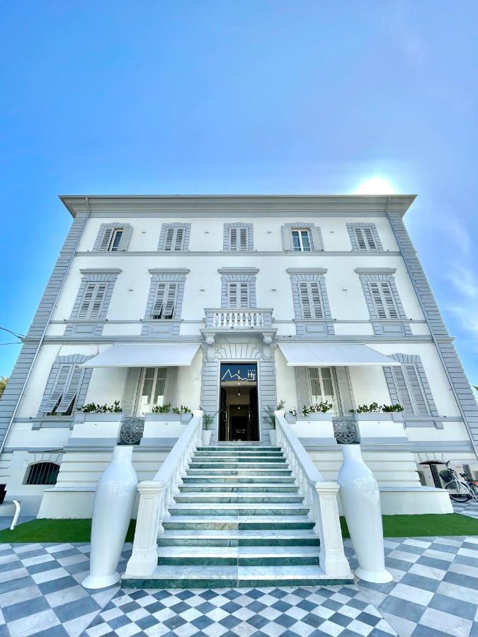 Hotel Tirreno Марина-ди-Масса Экстерьер фото