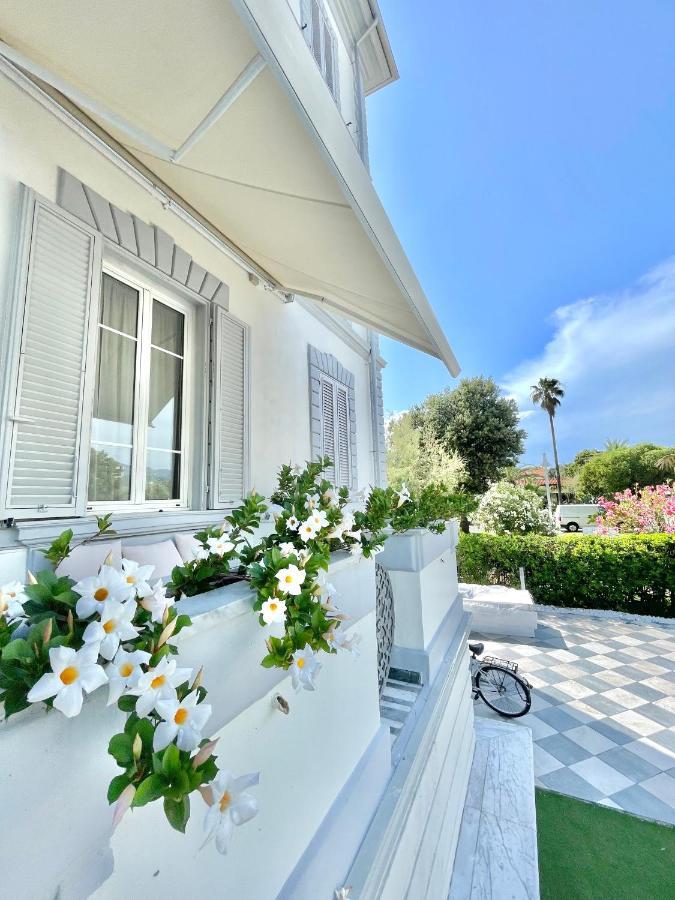 Hotel Tirreno Марина-ди-Масса Экстерьер фото