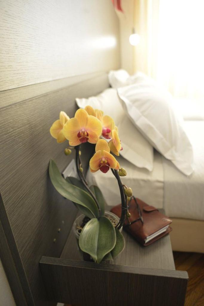 Hotel Tirreno Марина-ди-Масса Экстерьер фото