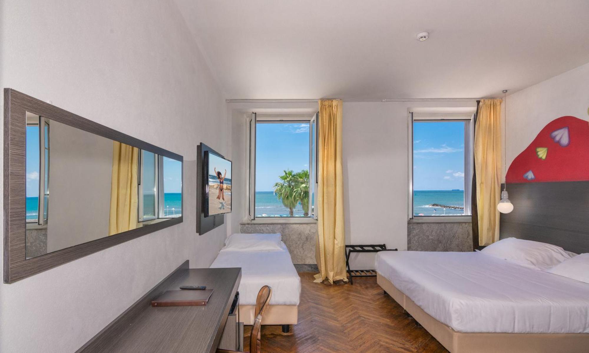 Hotel Tirreno Марина-ди-Масса Экстерьер фото