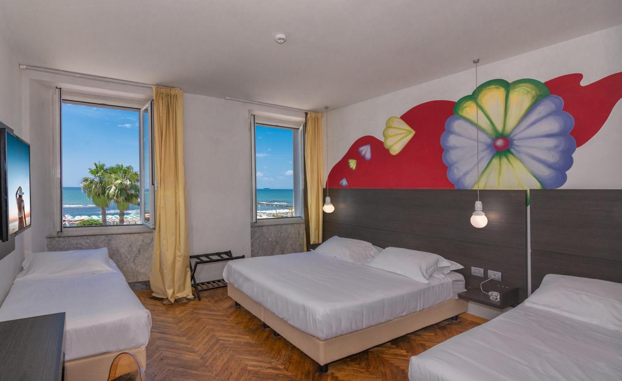 Hotel Tirreno Марина-ди-Масса Экстерьер фото
