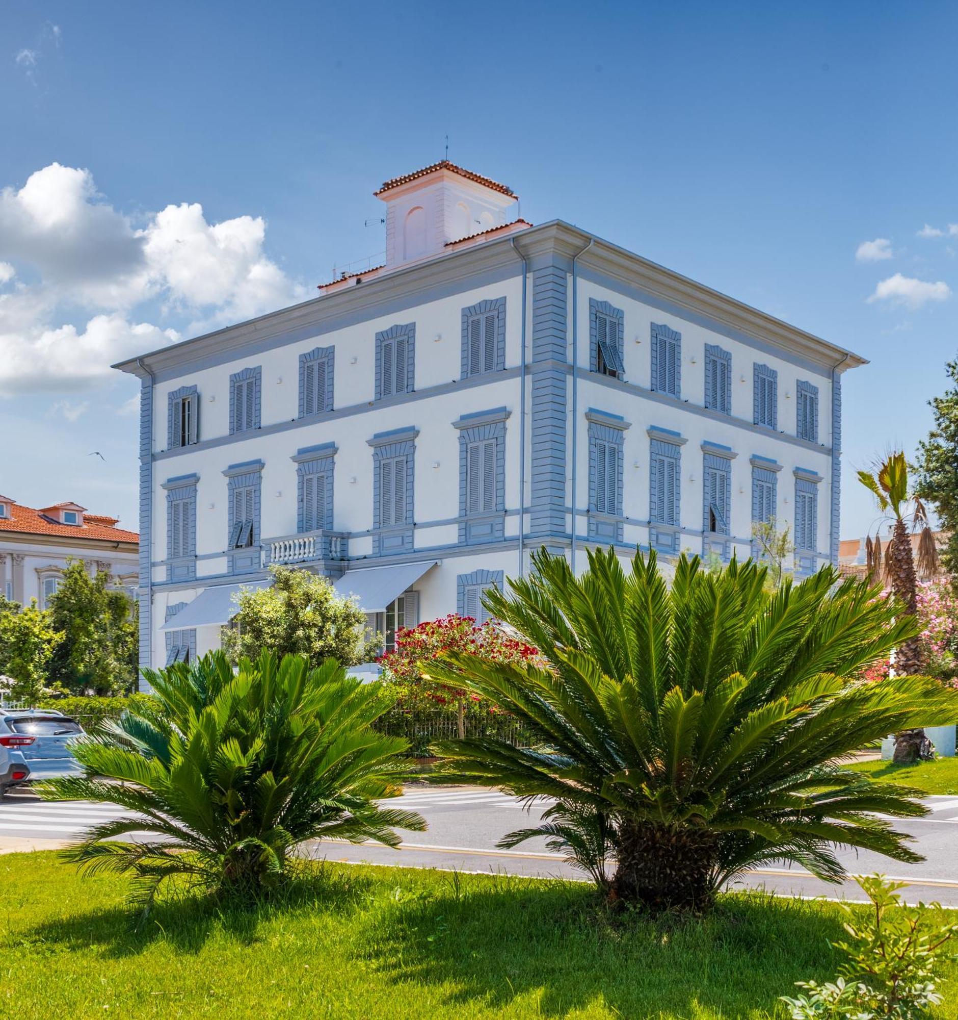 Hotel Tirreno Марина-ди-Масса Экстерьер фото