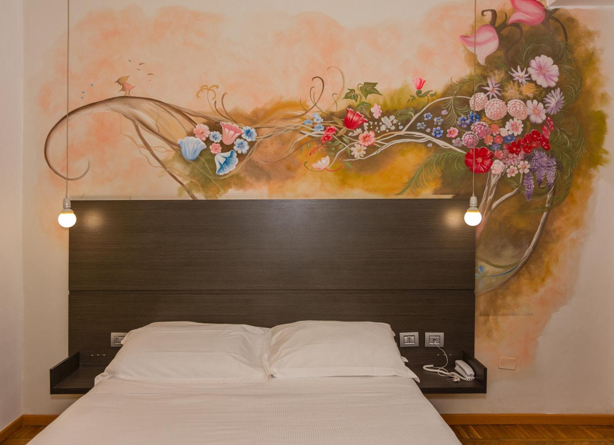 Hotel Tirreno Марина-ди-Масса Экстерьер фото