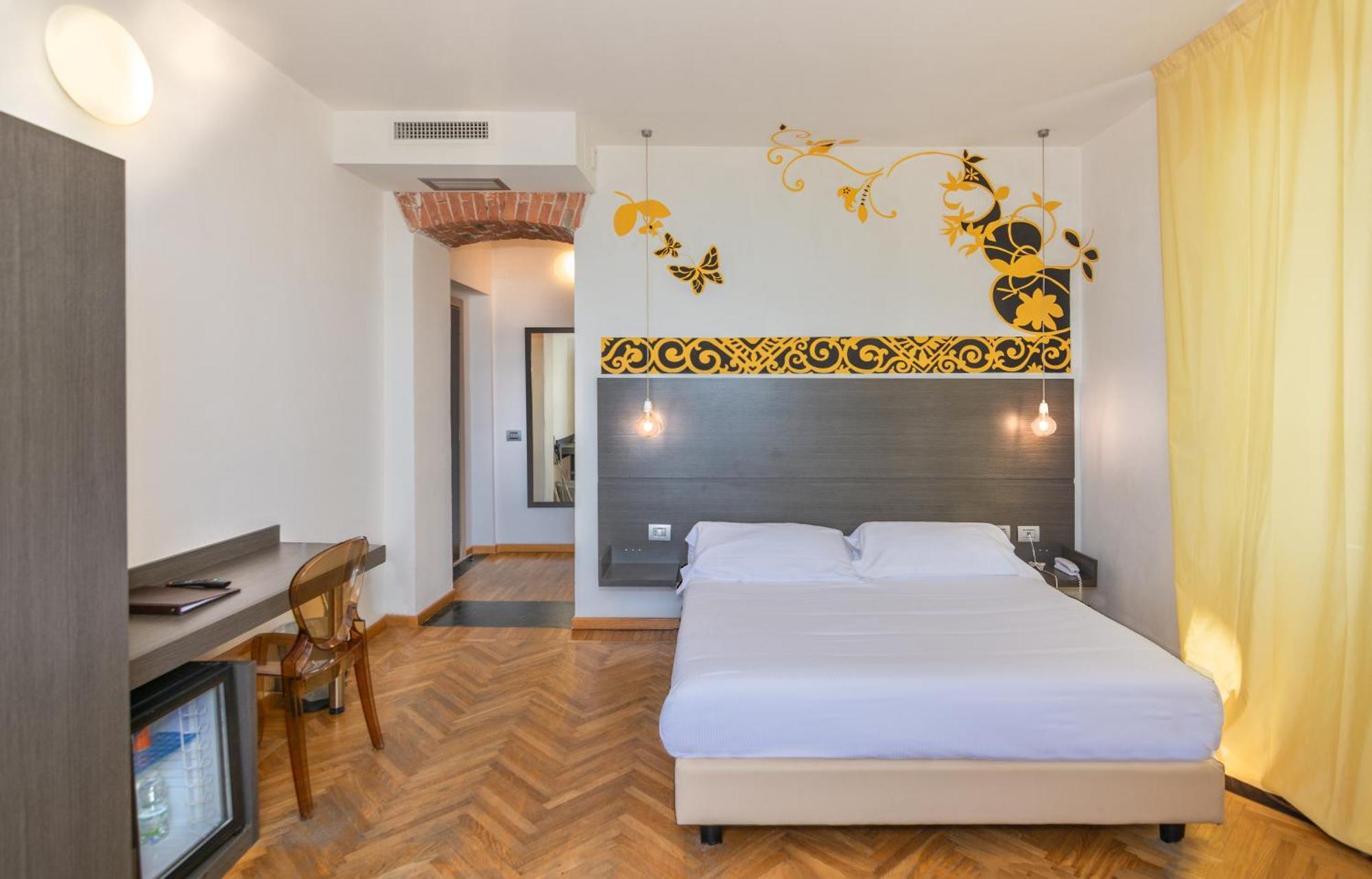 Hotel Tirreno Марина-ди-Масса Экстерьер фото