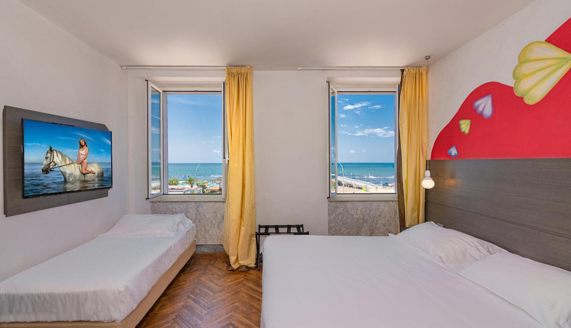Hotel Tirreno Марина-ди-Масса Экстерьер фото