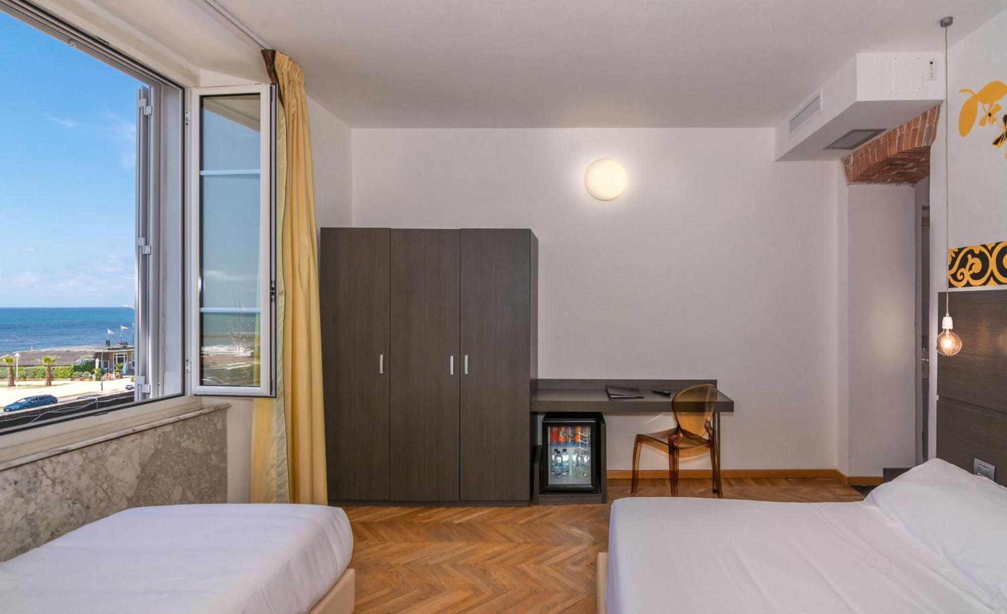Hotel Tirreno Марина-ди-Масса Экстерьер фото